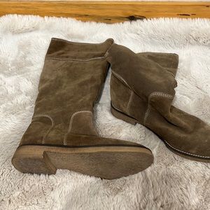 Leather slouchy boots